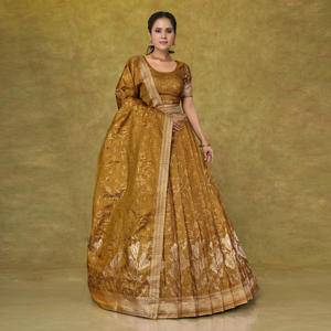 Lehenga Choli en Soie Tissée Héritage avec Brocart Floral Intricaté et Bordure Zari Riche, Longueur Ras du Sol, pour Mariage, Plage, Grandes Cérémonies et Tenue de Mariée Festive - Product Image 6