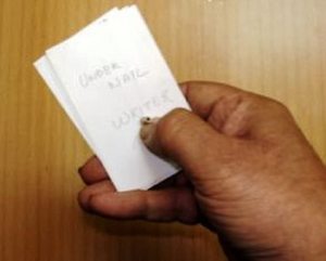 Tour de magie : Swami Nail Writer |   Truc de mentalisme secret avec livre |   4 guides de prédiction et d'analyse des ongles - Product Image 1