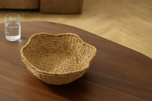 Nouveauté, tendance du moment, panier de rangement en jonc de mer naturel durable en forme de fleur, design unique, collection pour les décorateurs d'intérieur - Product Image 2