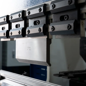 Presse plieuse CNC robuste 30-400 tonnes à cylindre avant, plieuse de tôles NC de 4 mètres, plieuse automatique de métaux pour l'acier - Product Image 2