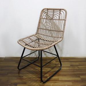 Chaise de salle à manger empilable d'extérieur Comehome en rotin tressé avec structure en fer et coussin imperméable pour patio et jardin - Product Image 5