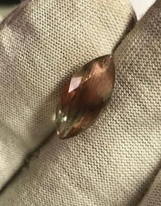 พลอยโอเรกอนซันสโตนทรงมาร์ควิสหายาก ทรงธรรมชาติ ตัดจากโอเรกอนซันสโตนของสหรัฐอเมริกา - Product Image 4