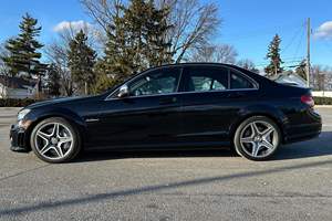 รถยนต์เมอร์เซเดส-เบนซ์ C63 AMG ซีดาน ปี <span class=keywords><strong>2009</strong></span> มือสอง สภาพดี เครื่องยนต์ 6.2 ลิตร V8 รุ่น P30 AMG Performance Package ไม่ได้ดัดแปลง - Product Image 3