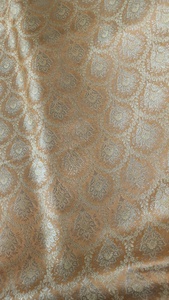 Brocart Meena Opulent : Tissage traditionnel en soie de Banarasi avec des détails Zari complexes - Product Image 4