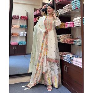 ด้ายเย็บผ้าชินอนออกแบบโดยดีไซเนอร์มีลำดับการปักบนพาลาซโซกับ dupatta สีขาว - Product Image 2