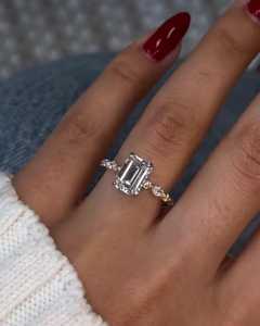 Bagues de fiançailles en diamant minimalistes, bijoux fins pour anniversaire, solitaires taille émeraude, or massif 10K 14K 18K, fabriquées en laboratoire, par le fabricant - Product Image 2
