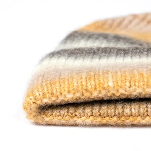 Bonnet d'hiver unisexe en jacquard de haute qualité 100 % coton, bonnet de ski tricoté avec logo personnalisé, vente en gros au meilleur prix, conception de votre propre marque - Product Image 4