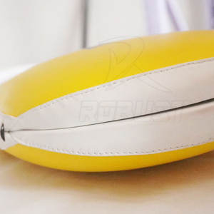 แผ่นรองเตะเทควันโดหนังวัวคุณภาพสูงสำหรับฝึกศิลปะการต่อสู้ พร้อมด้ามจับที่สะดวกสบาย เป็นมิตรกับสิ่งแวดล้อม และระบายอากาศได้ดี - Product Image 2