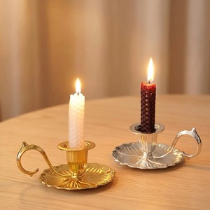 Candelabro de Cinco Brazos Warm Presence, Portavelas de Metal Plateado de 10.6 Pulgadas, Decoración Duradera para el Hogar, Uso en Bodas - Product Image 2