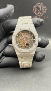 Montre Hip Hop en acier inoxydable avec diamants Moissanite, fabrication haut de gamme pour hommes, montre-bracelet de luxe disponible à la vente - Product Image 1
