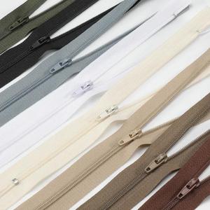 Prix fabricant usine 3 #   Fermetures éclair en nylon personnalisées de 15 cm à extrémité fermée pour textiles de maison et oreillers - Product Image 3