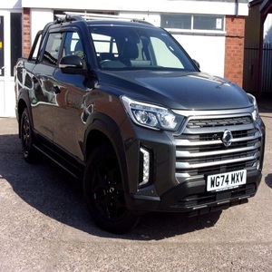 MINT MUSSOO 2.2D SARACENN PLATINUM AUTO 4WD EURO 6 4DR - Product Image 1