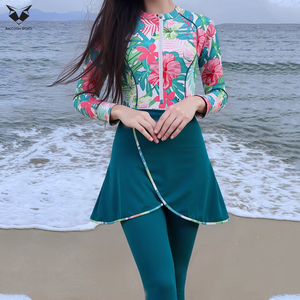 Traje de Baño Moderno con Estampado Floral, Cierre de Cremallera, Cómodo, Lavable a Máquina, Totalmente Personalizado, para Estilos de Vida Activos - Product Image 2