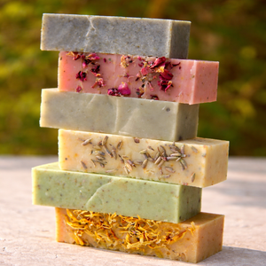 Jabón Artesanal Puro |   ACEITES ESPECIALES ORGÁNICOS |   AMIGUERO CON LA PIEL |   Jabón Natural |   Jabón Artesanal |   Jabón Ecológico |    Sra. ALINA - Product Image 3