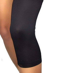 Rodillera de ajuste universal para hombres y mujeres que proporciona soporte muscular, comodidad y seguridad articular para todos los niveles de actividad. - Product Image 1