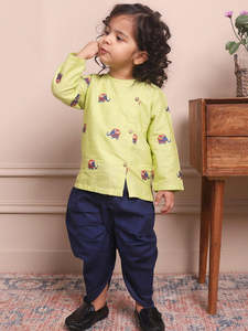 Ensemble Kurta vert imprimé éléphant et pantalon Dhoti bleu marine pour enfants – Tenue ethnique traditionnelle confortable en coton pour garçons - Product Image 3