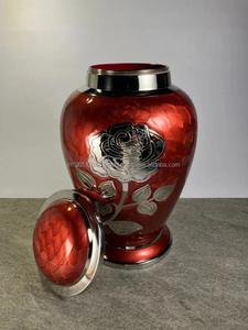 Vente en gros Urne funéraire en métal pour cendres humaines Urnes funéraires en laiton gravé rose émail rouge brillant fini - Product Image 3