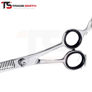 Tijeras de entresacar clásicas TSI Barber, ligeras, para estilistas de cabello, para profesionales de salones y servicios de barbería diarios. - Product Image 5