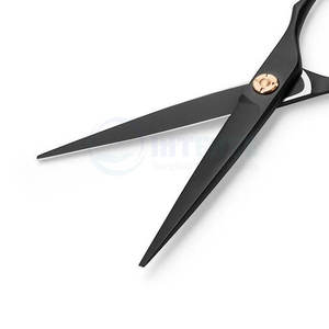 Juego de Tijeras Triples de Precisión Lefty en Negro Mate, Ideal para Corte Profesional, Diseño Ergonómico Duradero para Usuarios Zurdos - Product Image 2