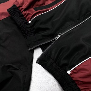 เสื้อแจ็คเก็ตฮู้ดดี้พรีเมียมแบบสั่งทำพิเศษ พร้อมแถบสะท้อนแสง 3M  ผ้าไนลอนกันลมทรงโอเวอร์ไซส์ สไตล์สตรีทแวร์  ชุดวอร์ม  ขายส่ง OEM สำหรับผู้ชาย พร้อมกางเกงจ็อกเกอร์ - Product Image 2