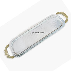 Plateau en métal élégant fait main, design exclusif, plaqué argent, pour la décoration de table, plateau en métal pour présentation sur table - Product Image 3