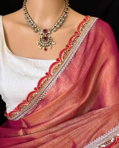 ผ้าซิ่นลายดอกไม้ละเอียดอ่อน ประดับด้วยลูกปัด  ผ้าฝ้ายผสมไหม  ผ้าซิ่นเรียบ  แต่งขอบด้วยลูกไม้  ผ้าซิ่นยาว 5.5 เมตร พร้อมเสื้อ - Product Image 3