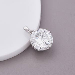 Colgante Solitario de Diamante Cultivado en Laboratorio con Corte Redondo en Plata de Ley 925 con Baño de Rodio, Estilo Clásico, Certificado IGI - Product Image 2
