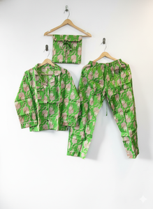 Ensemble de pyjama élégant pour femmes, à manches longues, à rayures verticales florales, en coton imprimé fait main, pour l'été et le printemps - Product Image 4