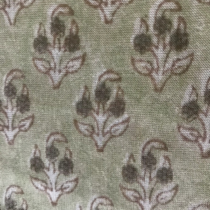 Tela de algodón estampada a mano – Pequeño estampado floral Mughal Booti |   Base Verde Salvia con Motivo Marrón Natural - Product Image 1