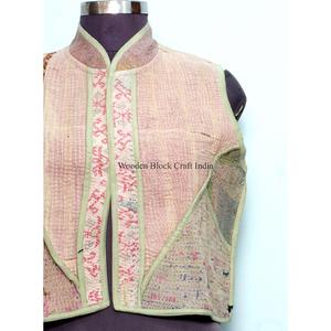 Gilet Kantha en coton vintage fait main pour femmes, veste courte matelassée pour la saison d'automne, veste Kantha courte vintage pour femmes - Product Image 2