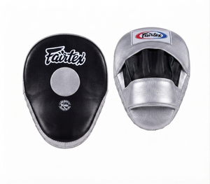 นวมซ้อมมวยคุณภาพดีที่สุด ยี่ห้อ Fairtex หนังแท้ รูปทรงโค้งมน ป้องกันอย่างดีเยี่ยม สำหรับฝึกซ้อมมวยและคิกบ็อกซิ่ง - Product Image 2