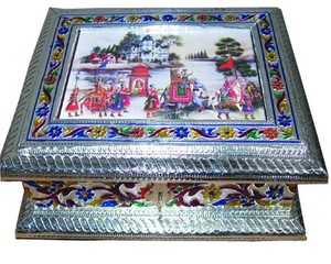 Boîte cadeau décorative en aluminium et bois, design métallique artisanal oxydé, pour fruits secs, boîtes cadeaux indiennes, demi-Meenakari - Product Image 3