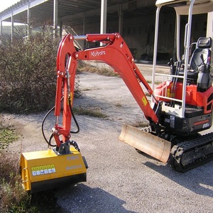 Mini-excavatrice Kubota compacte avec brise-roche hydraulique – Machine efficace pour le creusement et le broyage - Product Image 5