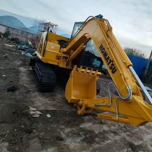Mini-excavatrice sur chenilles Komatsu PC70-8 d'occasion, modèle 2023, poids opérationnel de 6 tonnes, bon état, composants d'origine du Japon - Product Image 2