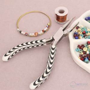 คีมปากแบนสแตนเลส ลายซีบร้า ขนาด 5 นิ้ว ด้ามจับสบายพร้อมสปริงคู่ เครื่องมือทำเครื่องประดับสำหรับสร้อยข้อมือ - Product Image 2