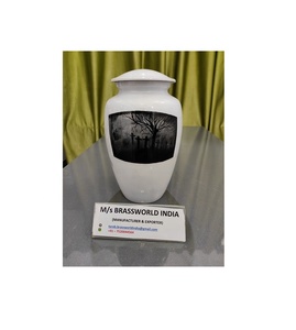 Urna de cremación para adultos pintada a mano de aluminio Brassworld India Cementerio Suministros funerarios - Product Image 1