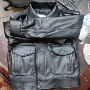 Chaqueta de Cuero Granulado para Mujer, Estilo Biker, con Mangas Desmontables, Tipo Bomber, en Piel de Oveja, Estilo Varsity - Product Image 4