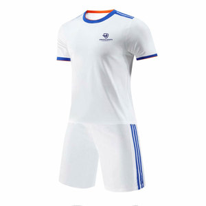 Tenue de football la plus vendue, uniforme de football en tissu polyester de qualité supérieure, tenue d'équipe confortable - Product Image 1