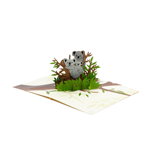 Carte pop-up 3D sur le thème de la famille koala, cartes de vœux faites à la main avec enveloppe, cartes de vœux 3D pour occasions spéciales, design animal - Product Image 1