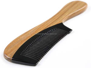 Meilleur peigne en corne de buffle unique de haute qualité pour les soins capillaires à domicile Massage en corne naturelle et peigne à poux pour les soins capillaires - Product Image 4