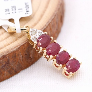 Colgante de Oro Amarillo Sólido de 14K con Rubíes Naturales Ovalados en Cuatro Líneas y Detalles de Diamantes, Joyería Fina, Memoria Jewels - Product Image 3