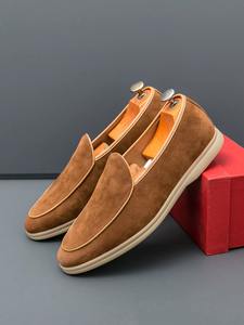 Mocassins en daim tendance pour hommes et femmes, chaussures plates à enfiler, design mocassin pour le bureau, les mariages, les saisons printemps-hiver - Product Image 5