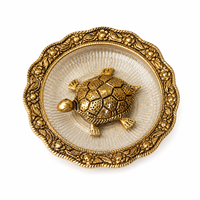 Assiette décorative en métal doré gravé de luxe avec centre en verre |   Plateau de service rond écologique pour la décoration de la maison et les cadeaux
