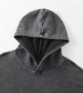 Sudadera con capucha gráfica personalizada con efecto acid wash, calidad premium, tela 100% algodón de alto gramaje, para ropa casual y streetwear, unisex. - Product Image 3