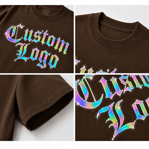 T-shirt à manches courtes col rond en coton lourd 220g surdimensionné avec logo personnalisé pour hommes et femmes, imprimé gothique réfléchissant arc-en-ciel, streetwear - Product Image 5