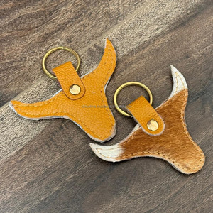 Porte-clés personnalisé OEM de luxe en cuir de vachette à cheveux Porte-clés tête de taureau style cowboy Mini personnalisé avec porte-clés ronds en métal - Product Image 6