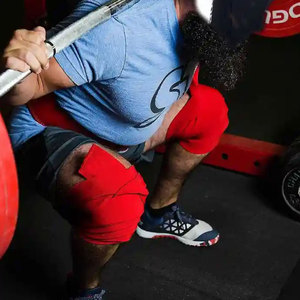 Genouillère Élastique Rouge Unie de Compression pour Hommes et Femmes – Idéale pour le Sport et le Fitness - Product Image 4