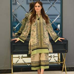 Ensemble coordonné haut et pantalon palazzo taille haute de créateur pour un look de soirée - Product Image 4