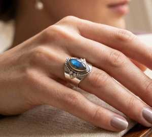Anillo llamativo de labradorita marquesa – Anillo gótico de filigrana con gema azul brillante, hecho a mano, de plata, regalo para ella - Product Image 3