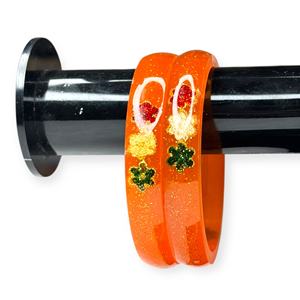 Conjunto de Brazaletes Acrílicos Naranja de Estilo Vintage con Diseño de Flor y Corte Esmeralda, Imitación de Perla Brillante, Chapado en Oro, para Bodas - Product Image 3